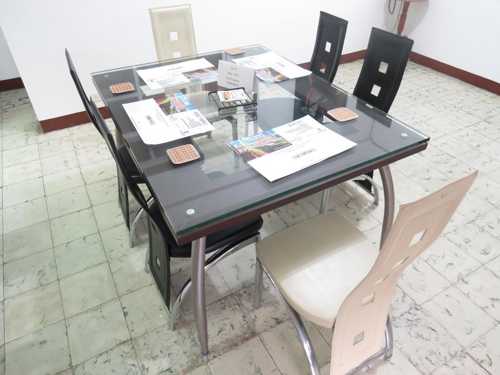 מדיין Hostal Casa Prado מראה חיצוני תמונה